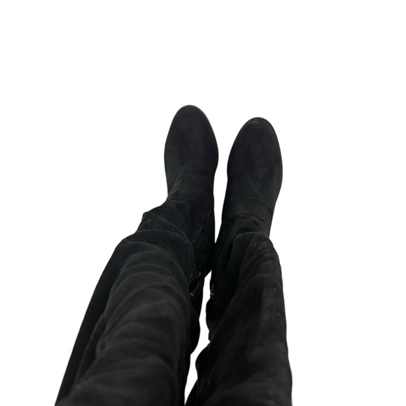 Journee Collection Size 8.5 Black Faux Suede Knee High Heeled Boots NWOB - Picture 9 of 10